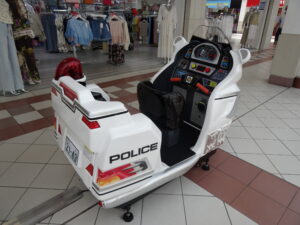 Kiddie-ride-millgate-centre-Bury